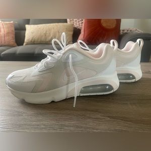 Nike- Women’s Air Max 200 Light Soft Pink